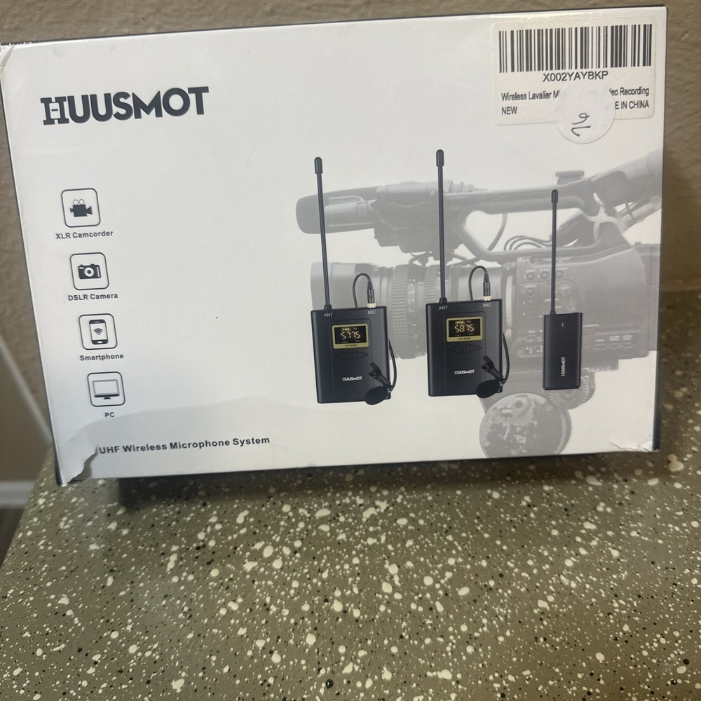 Wireless Lavalier Microphone System - HUUSMOT Wireless Mic System‎ with Lavalier